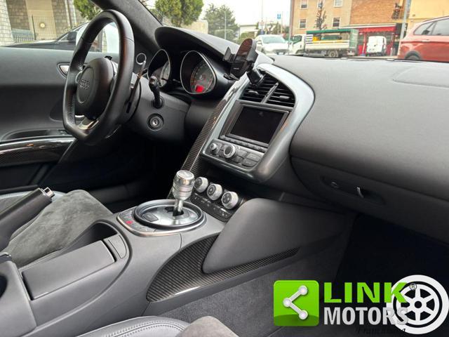 AUDI R8 4.2 V8 FSI quattro R tronic