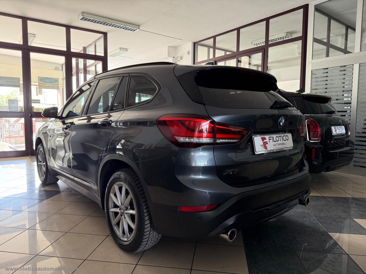 BMW X1 xDrive20d Business Advantage TETTO PANORAMICO - FULL LED