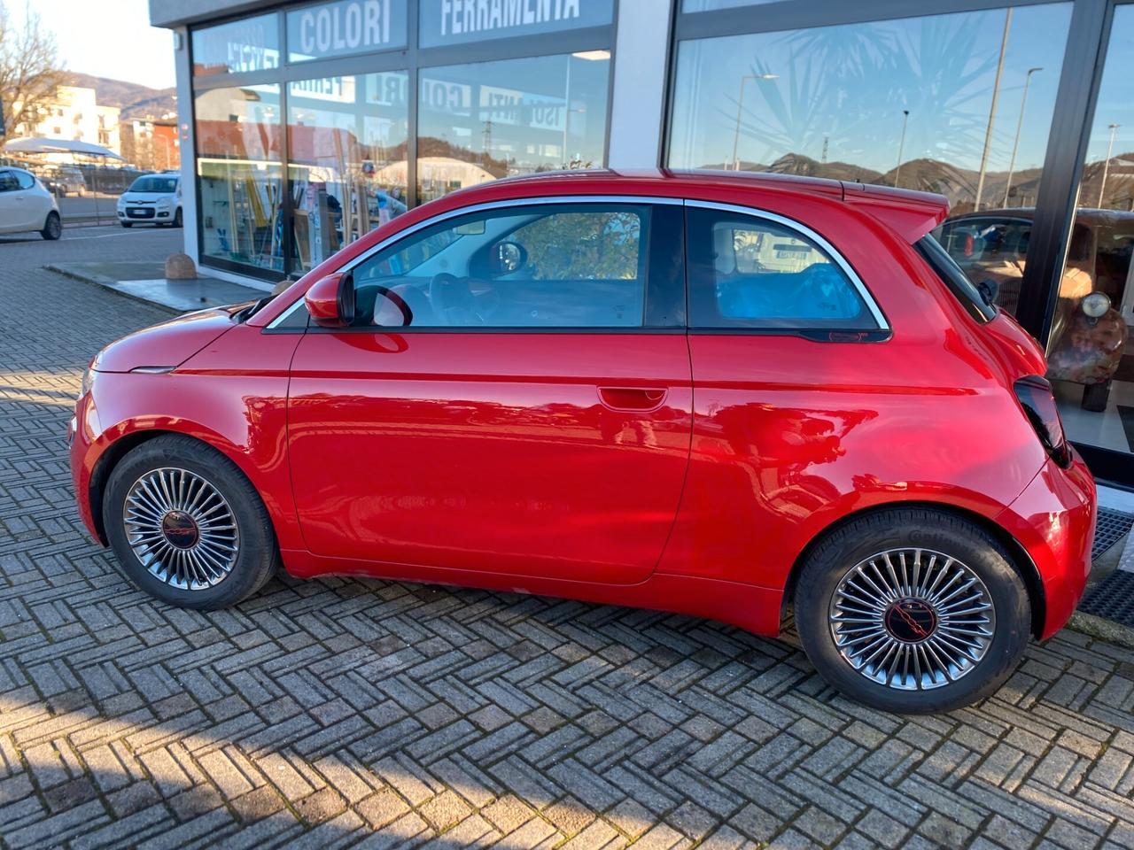 Fiat 500 500e Berlina 23,8 kWh Red