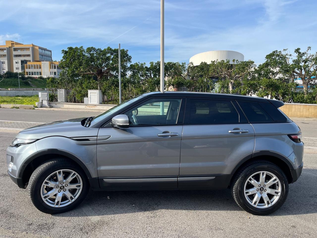 Range Rover Evoque 2.2 TD4 5p. Dynamic