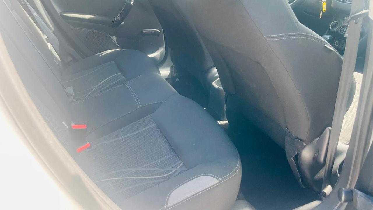 Peugeot 208 PureTech 82 5 porte Allure NEOPATENTATI