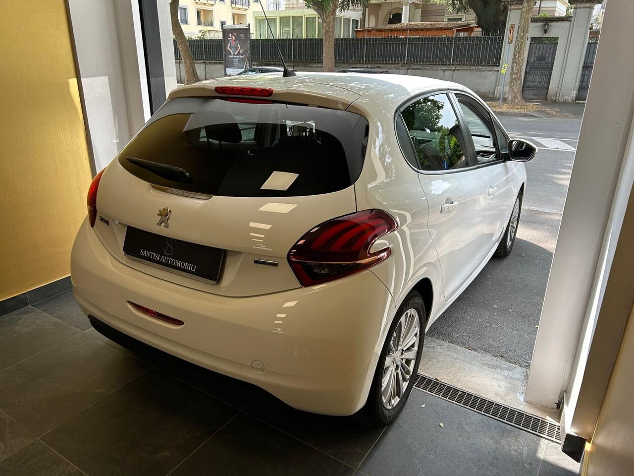 Peugeot 208 PureTech 82 5 porte Allure
