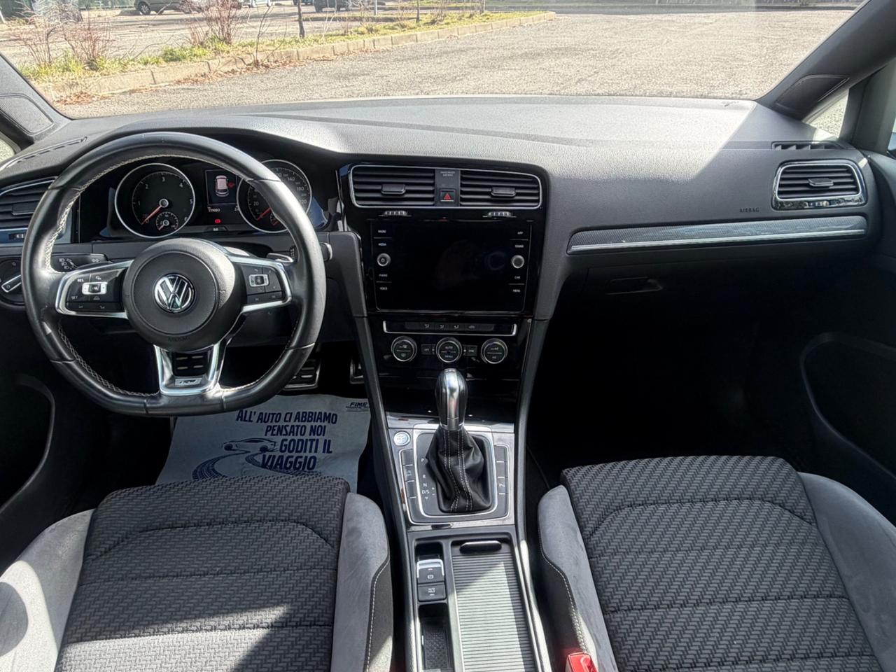 Volkswagen Golf 2.0 TDI DSG 5p. Highline BlueMotion Technology R -Line