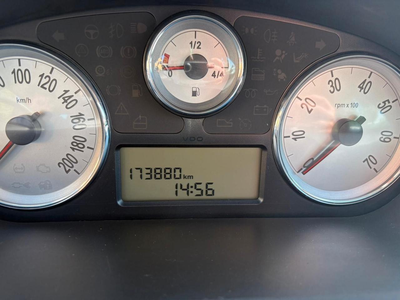 Lancia Ypsilon 1.3 MJT 75 CV Argento*NEOPATENTATI
