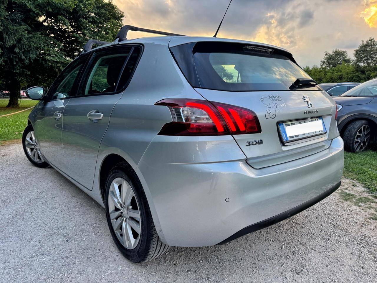 Peugeot 308 BlueHDi 100 S&S Active