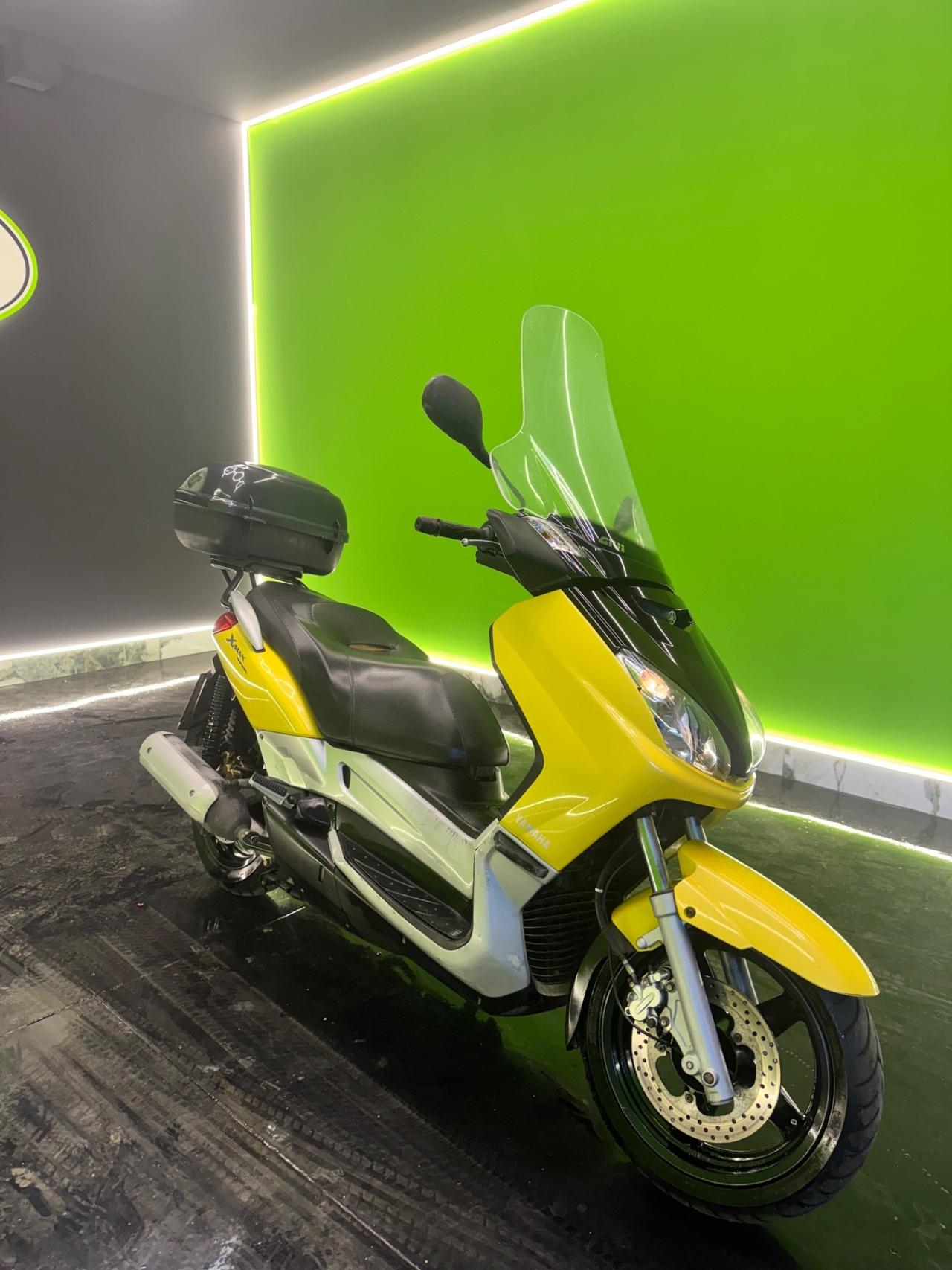 Yamaha X-Max 250