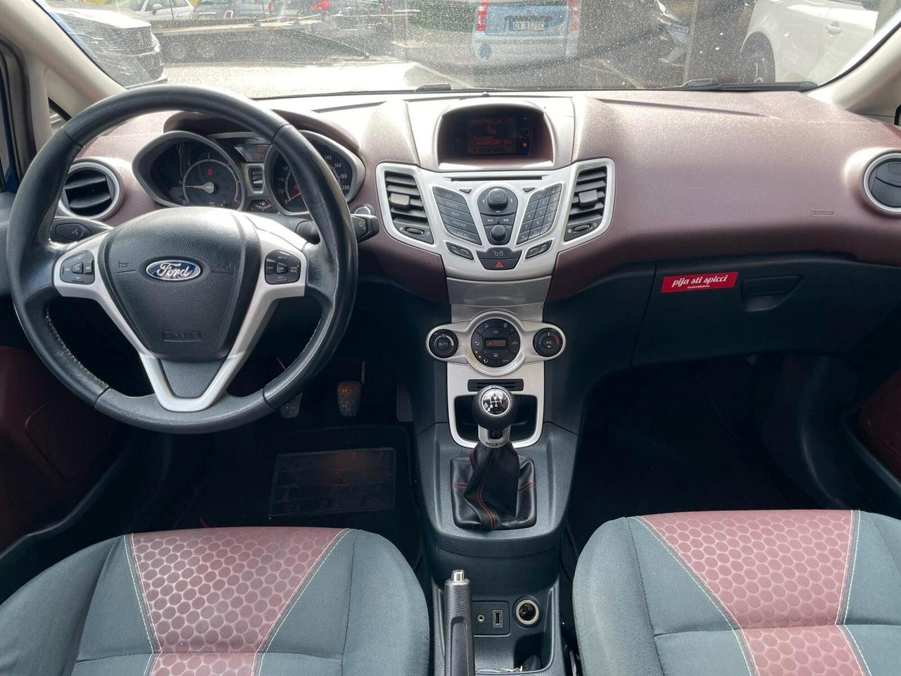 Ford Fiesta 1.4 TDCi 68CV 5 porte Titanium