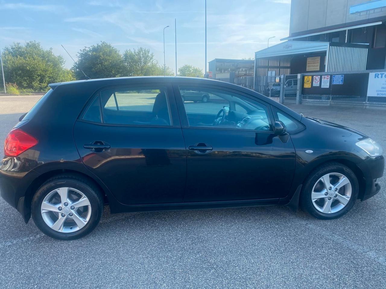 Toyota Auris 2.0 D-4D DPF 5 porte Sol MY'08