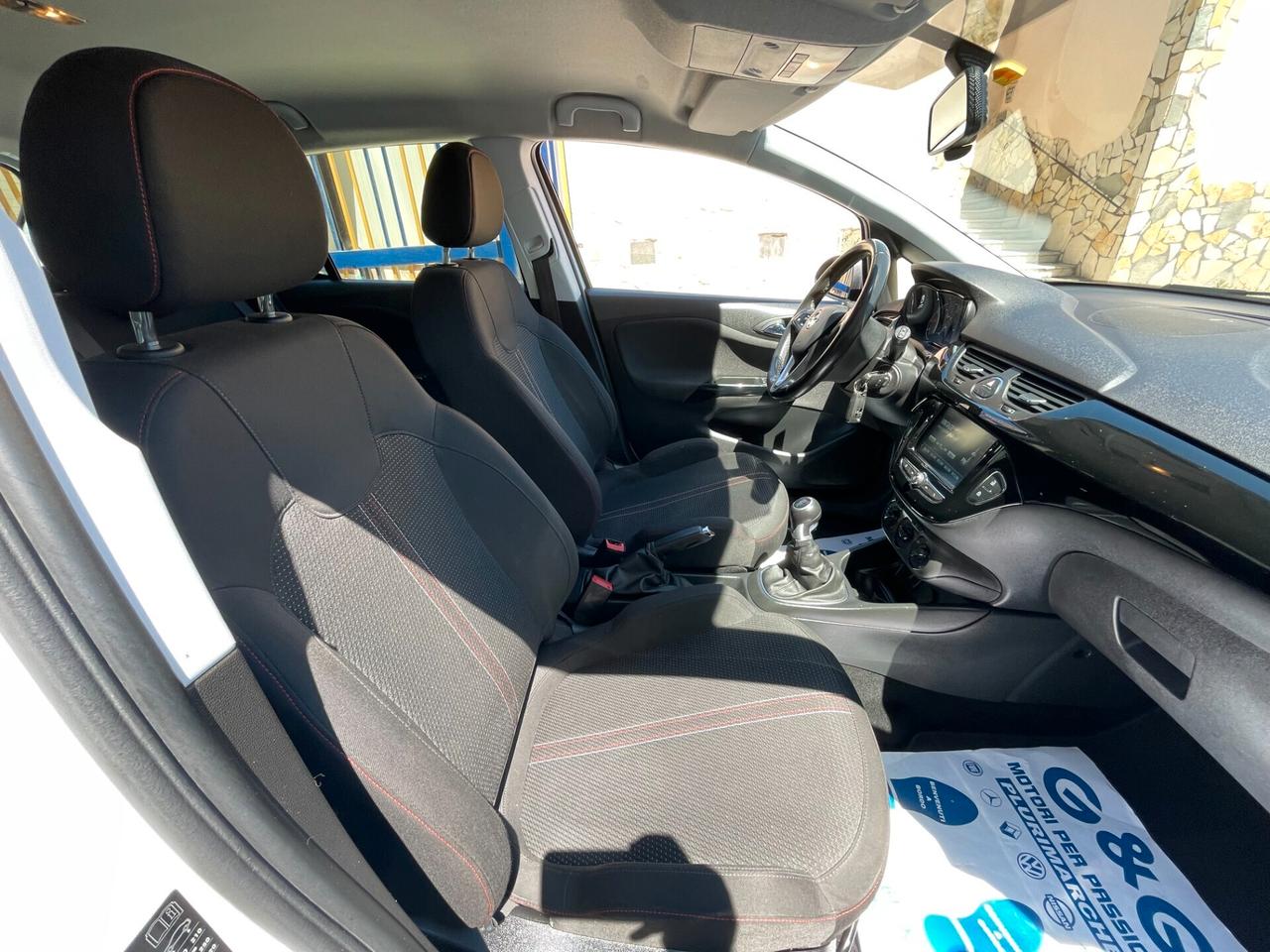 Opel Corsa 1.2 5 porte Black Edition