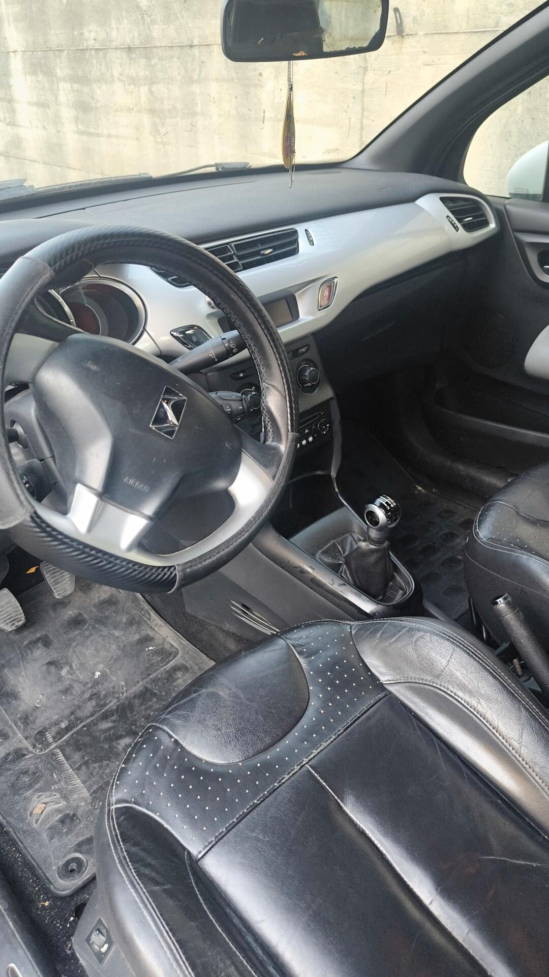 Ds DS3 DS 3 1.4 HDi 70 Just Black