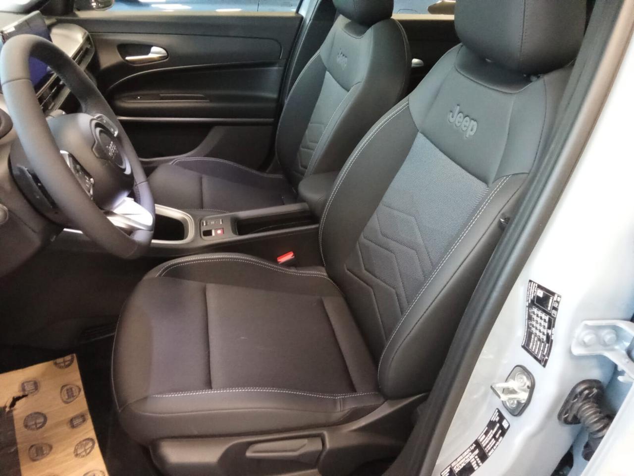 Jeep Avenger 1.2 Turbo 100 CV MHEV Altitude Tech e Sky - Limited Edition