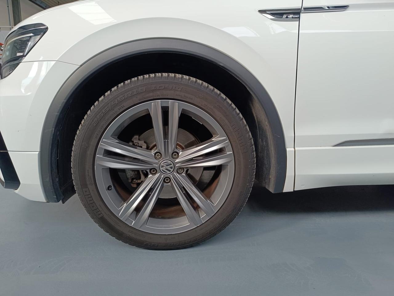 Volkswagen Tiguan 2.0 TDI SCR DSG Executive R-LINE BlueMotion Technology