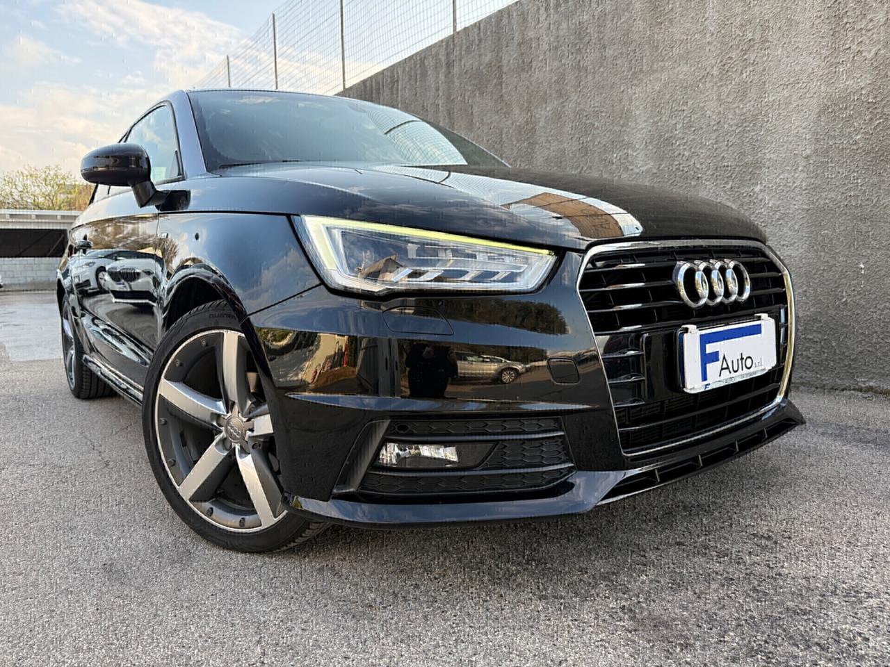 Audi A1 1.4 TDI S-Line Exterior,cerchi diamantati,Climatronic,ecc.