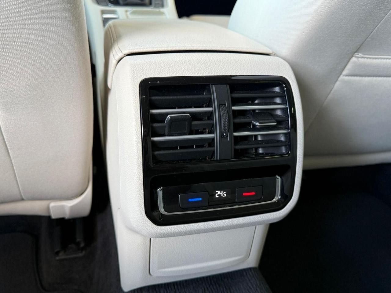 Volkswagen Passat Variant 1.6 TDI DSG Comfortline BlueMotion Tech.