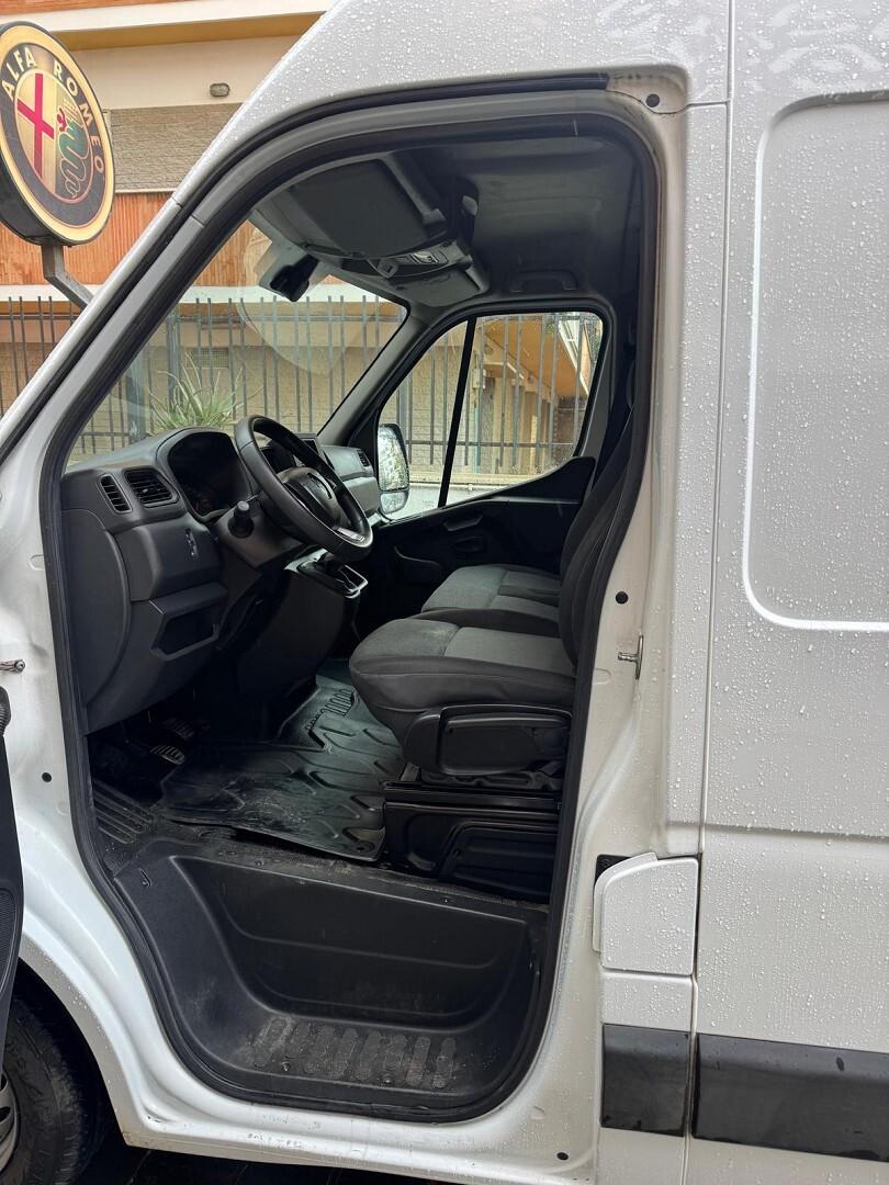 RENAULT Master T35 2.3 dCi 135CV PM-TM