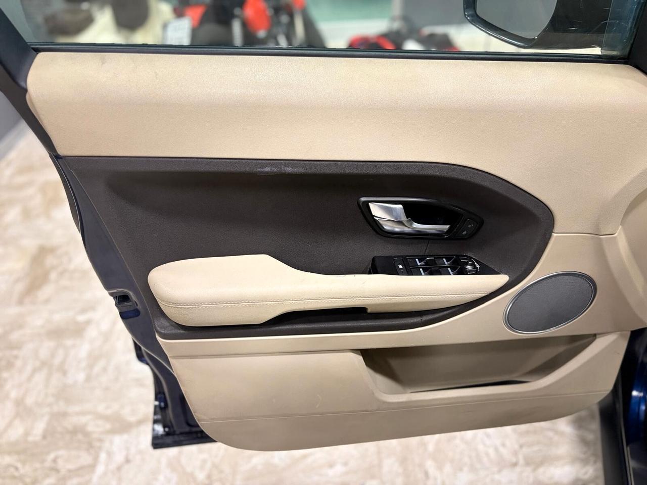 Land Rover Range Evoque 2.2 TD4 5p. Dynamic