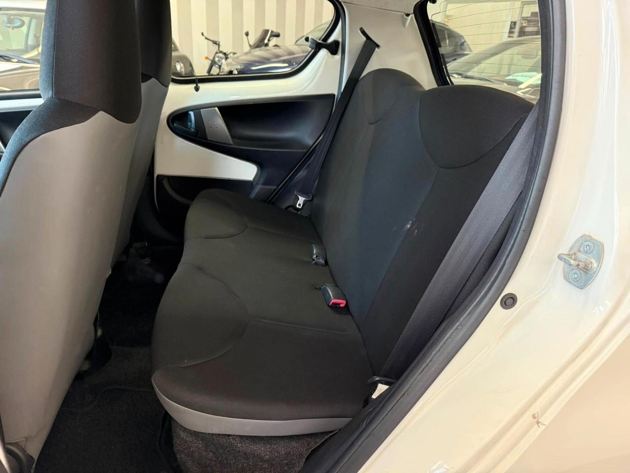 Toyota Aygo 1.0 12V VVT-i 5 porte Lounge Connect