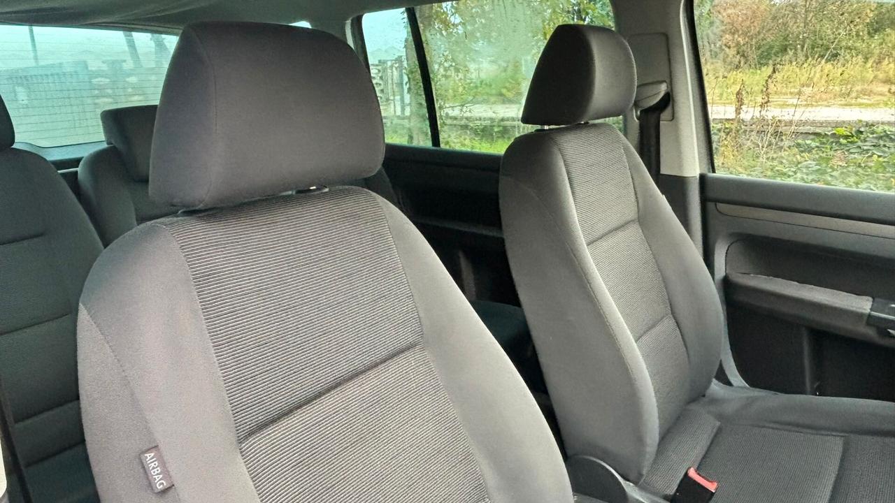 Volkswagen Touran posti 5 GPL dalla cassa gancio di traino regolare