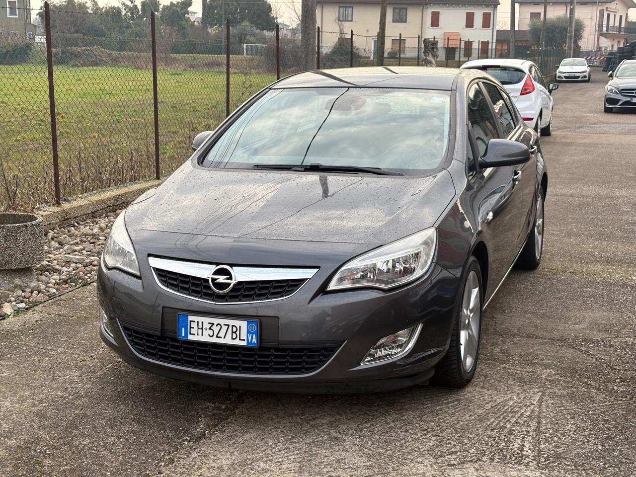 Opel Astra 1.6 115CV 5 porte Cosmo