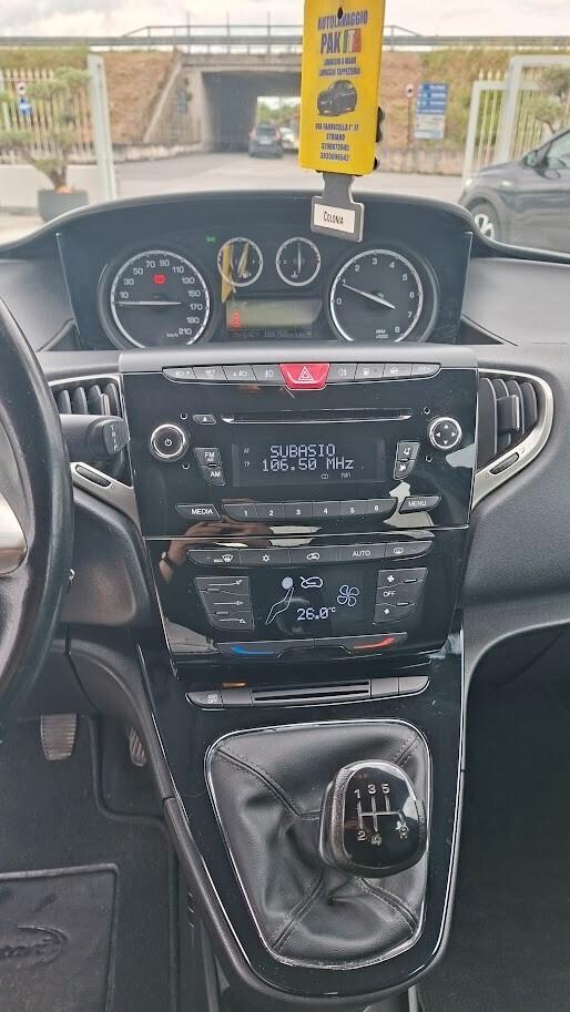 Lancia Ypsilon 1.2 69 CV GPL di serie Ecochic Gold