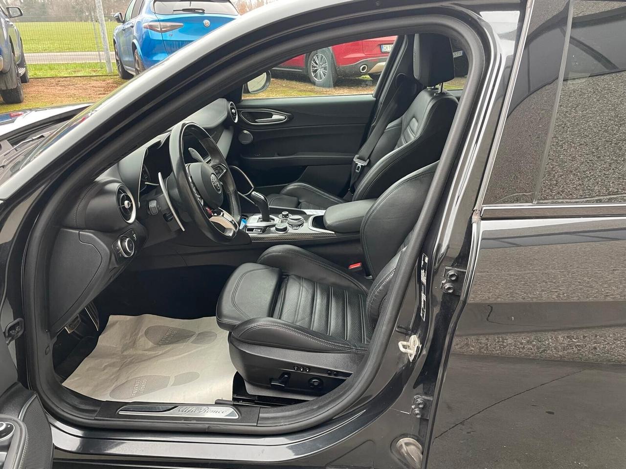 Alfa Romeo Giulia 2.9 V6 Bi-Turbo AT8 Quadrifoglio