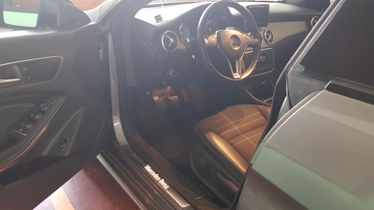 Mercedes-benz CLA 180 BLACK LINE UNI PRO!!!