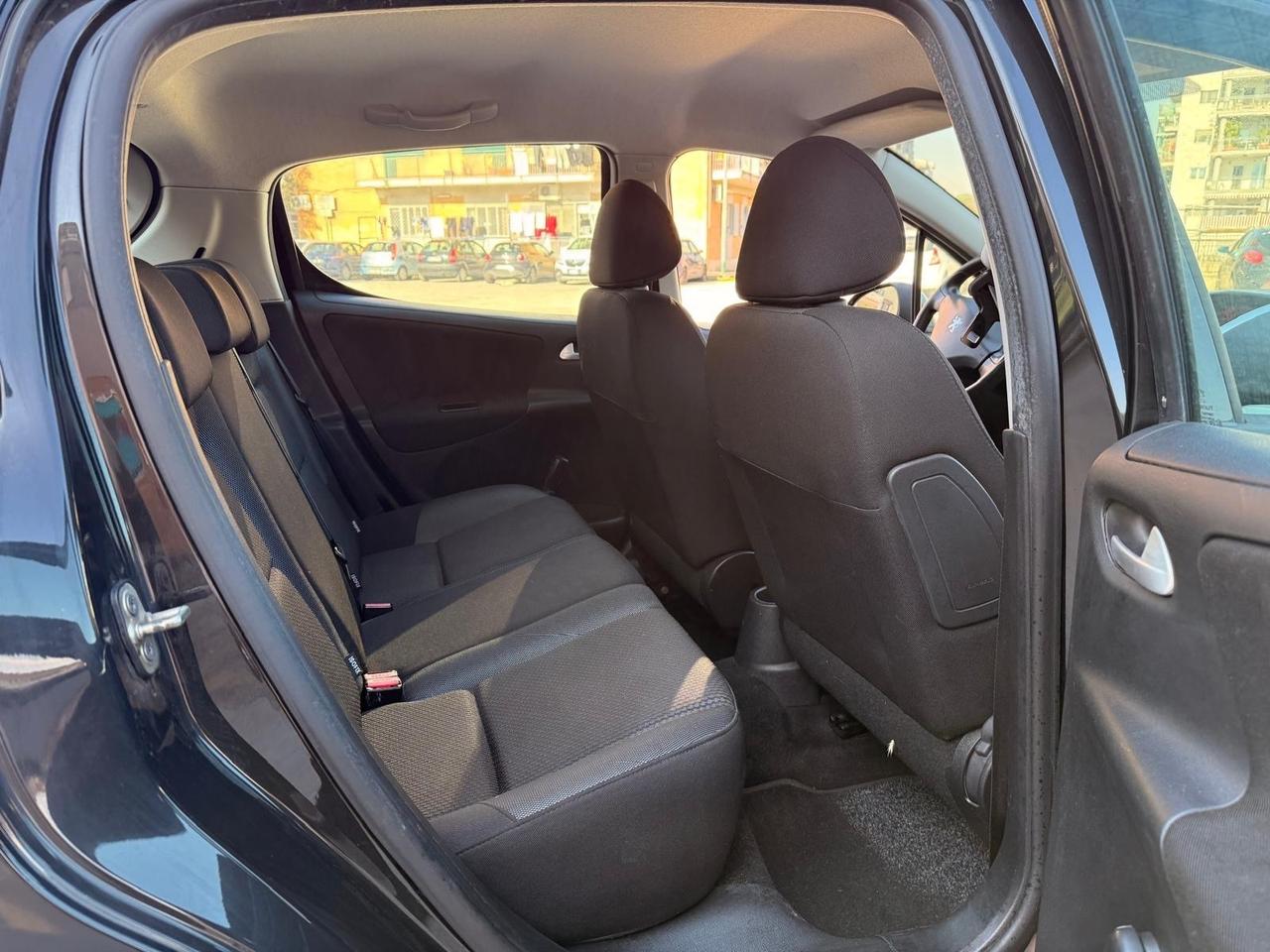 Peugeot 207 1.4 HDi 90mila KM Restyling 2012 Full Ottima