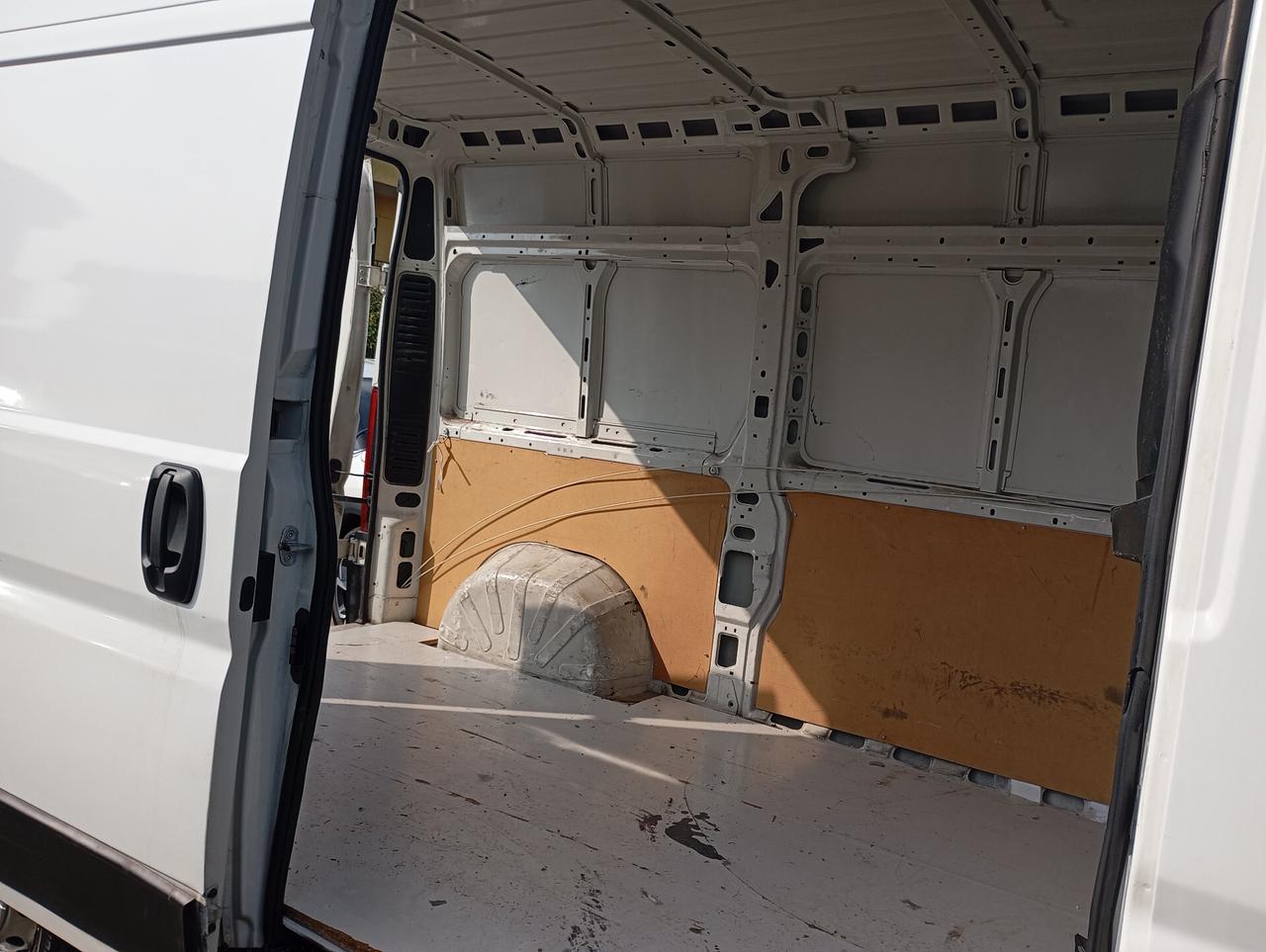 Peugeot Boxer 2.2 HDi 130CV L2H2