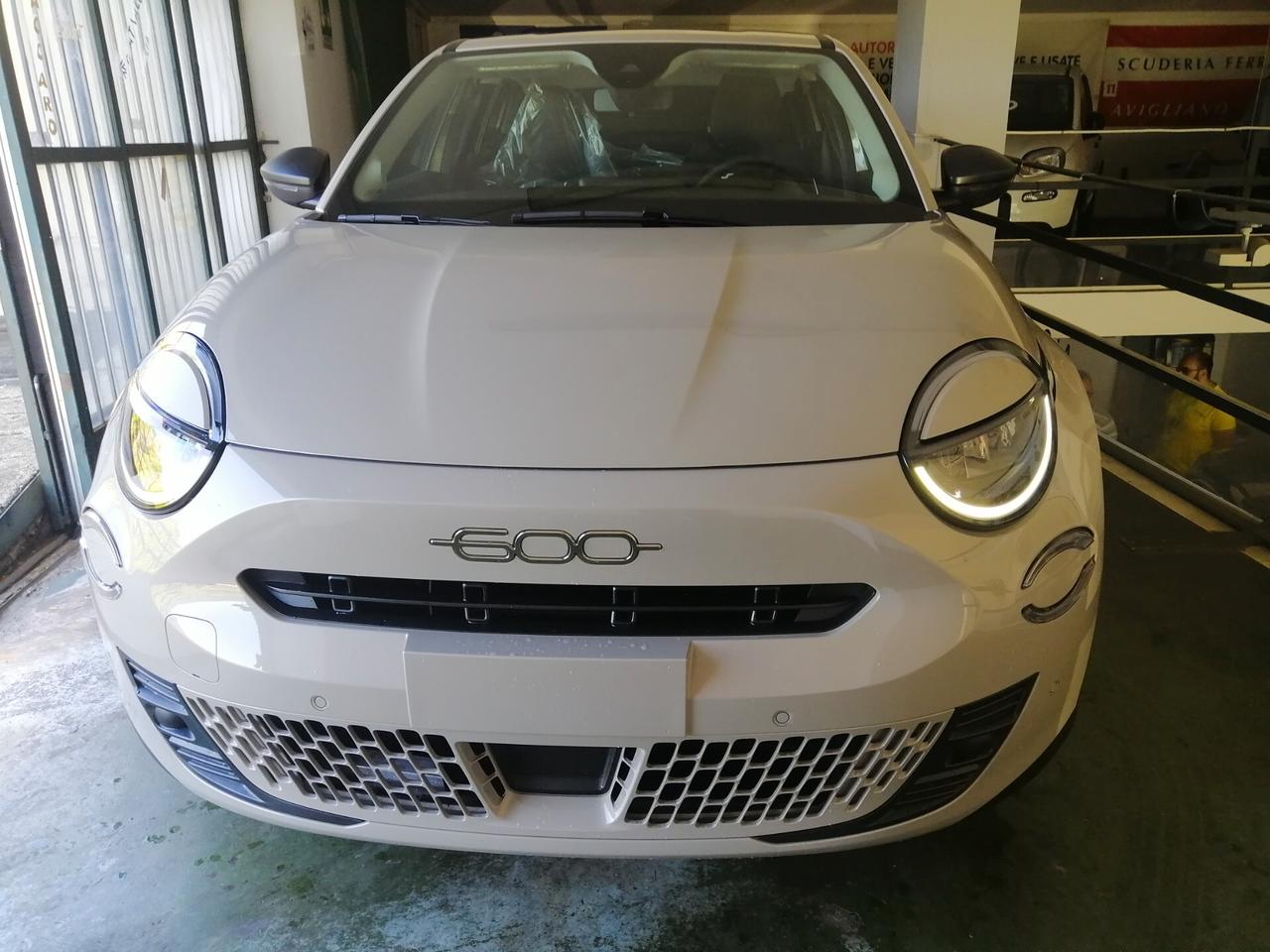 Fiat 600 Hybrid 110 CV DCT MHEV VENDUTA