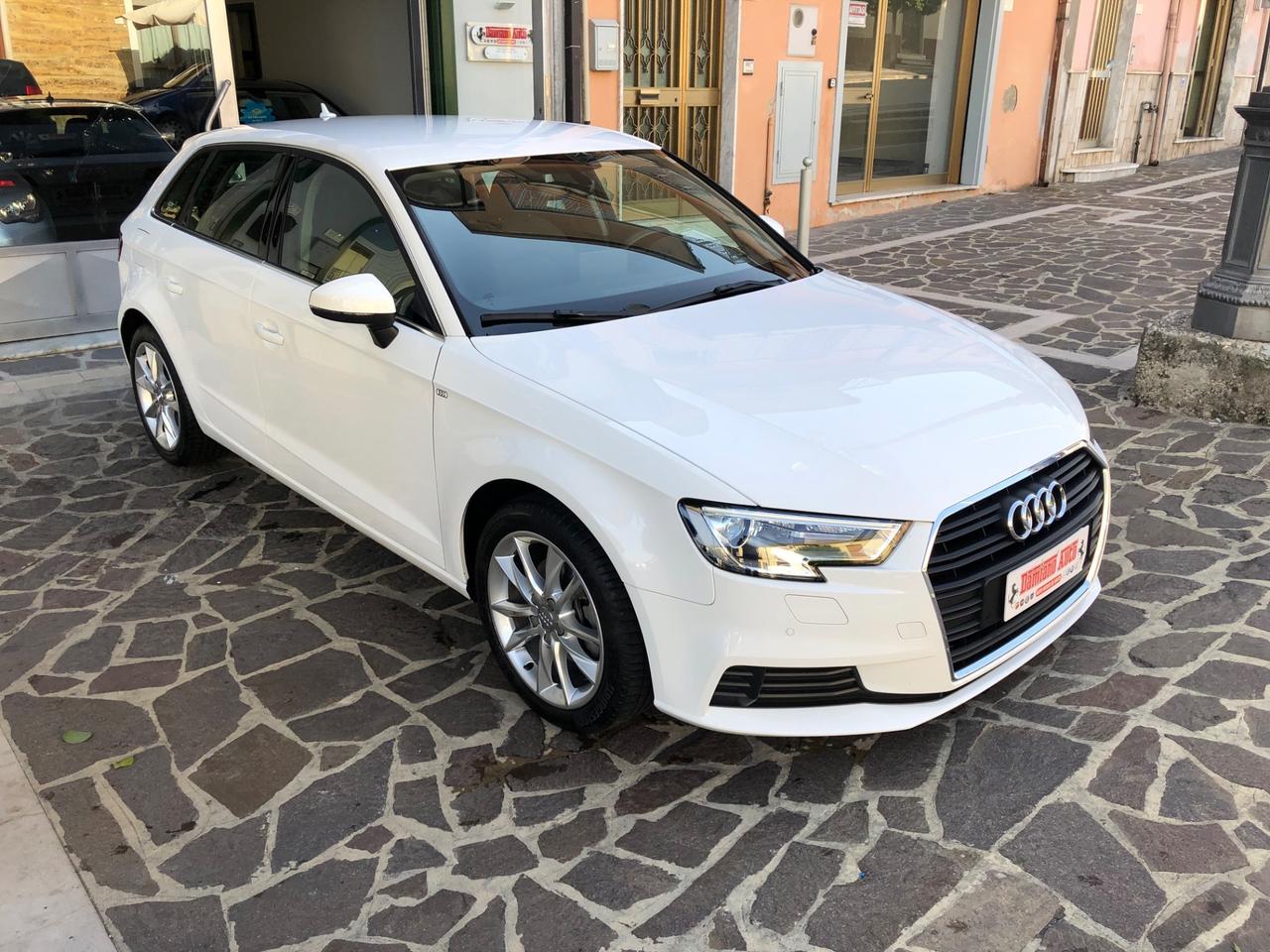 Audi A3 SPORTBACK 1.6TDI 110CV Design FULL/LED/NAV