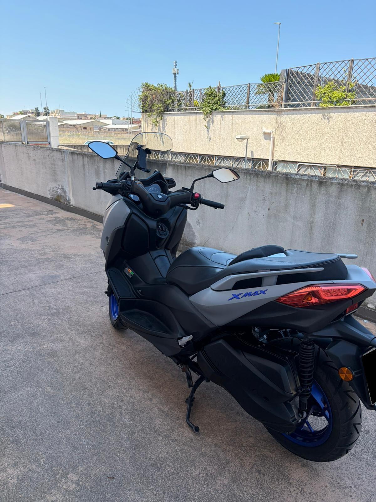 Yamaha X-Max 300