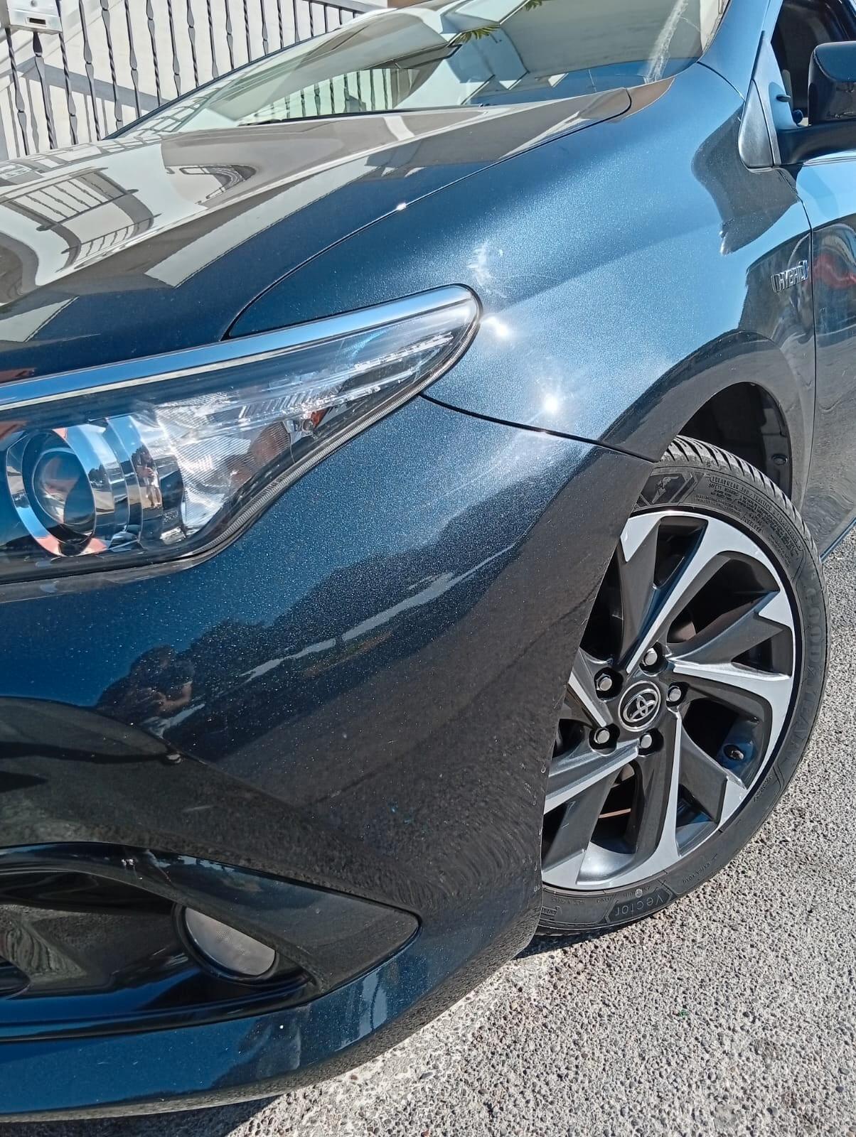 Toyota Auris Touring Sports 1.8 Hybrid Lounge