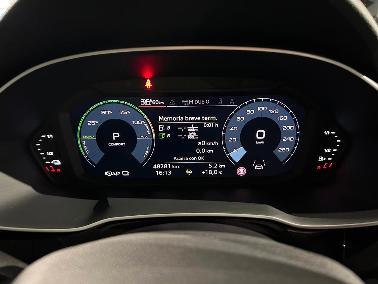 Audi Q3 45 TFSI e S tronic Business