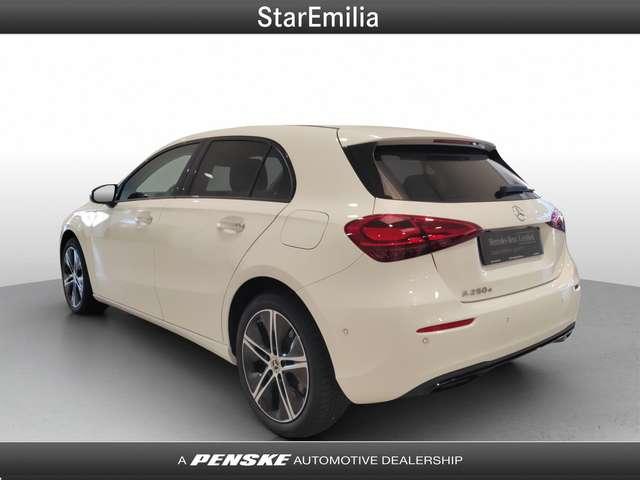 Mercedes-Benz A 250 A 250 e hybrid EQ Progressive Advanced