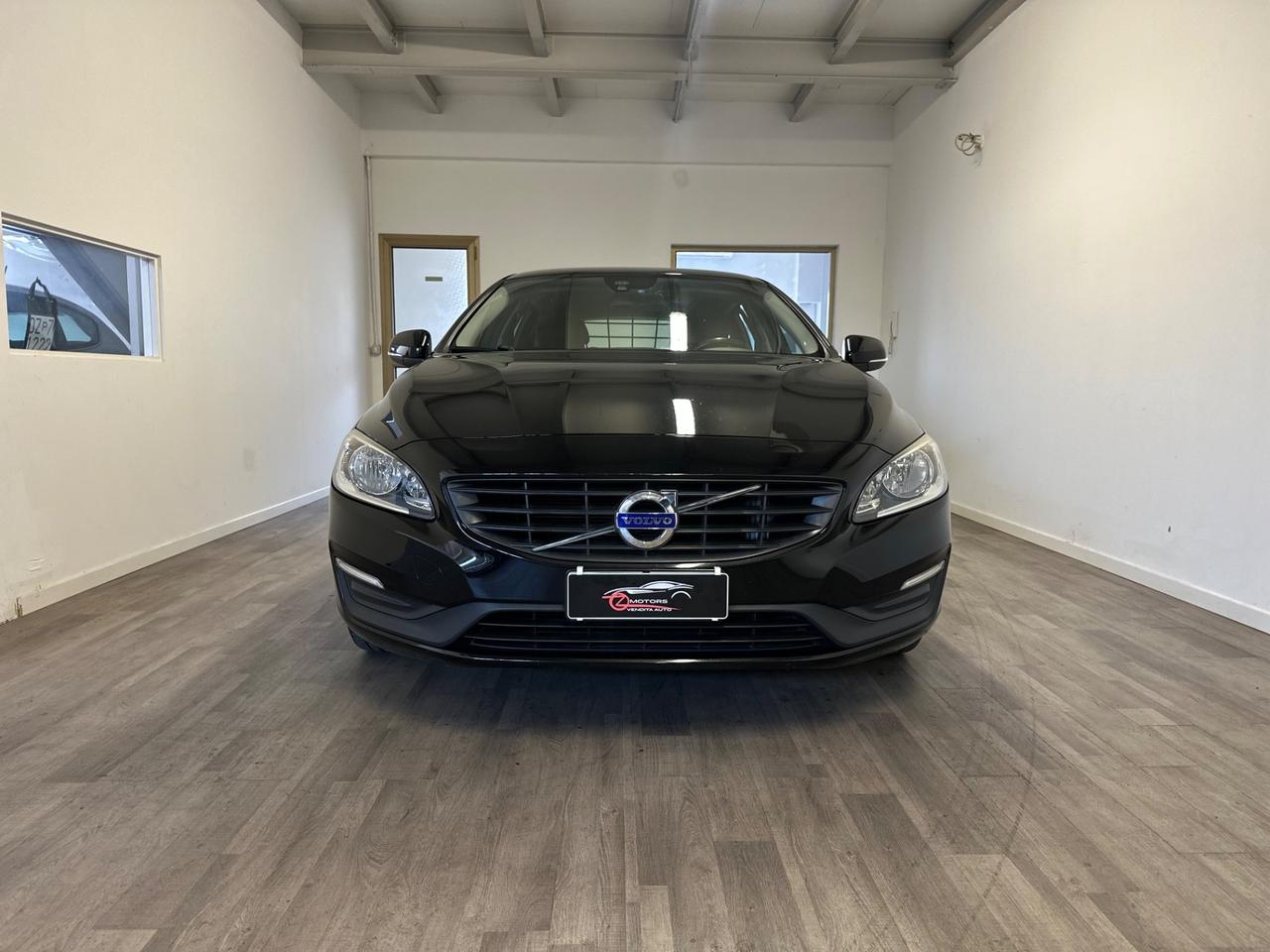 Volvo V60 D2 Momentum EURO 6