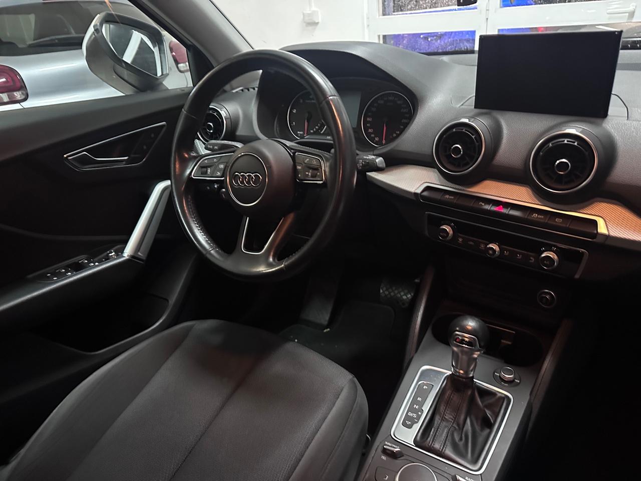Audi Q2 35 TDI S tronic Business Design