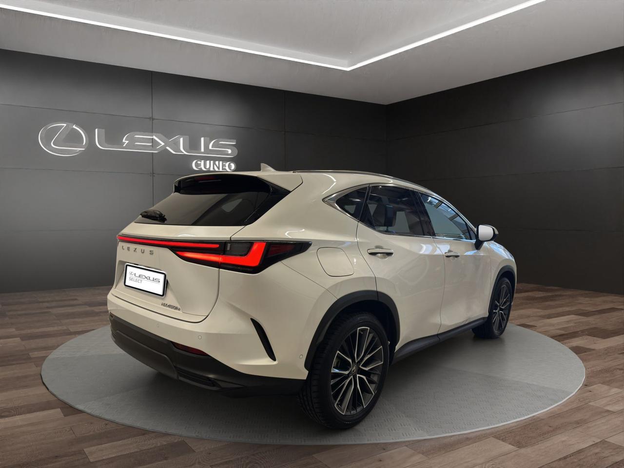 Lexus NX 450h+ 2.5 phev Luxury 4wd 309cv e-cvt