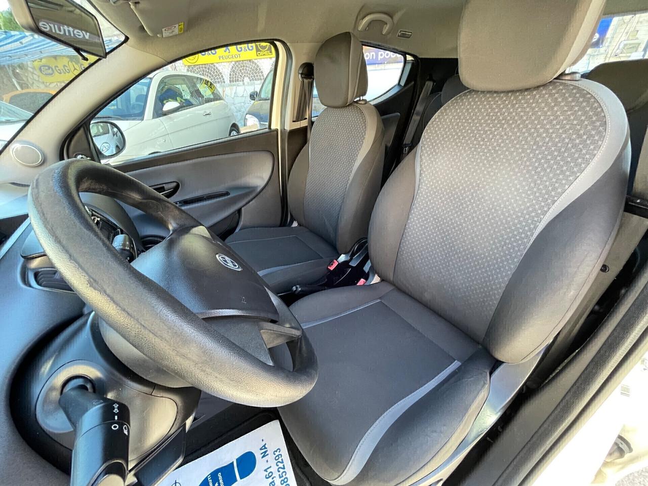 Lancia Ypsilon 1.2 69 CV 5 porte Gold