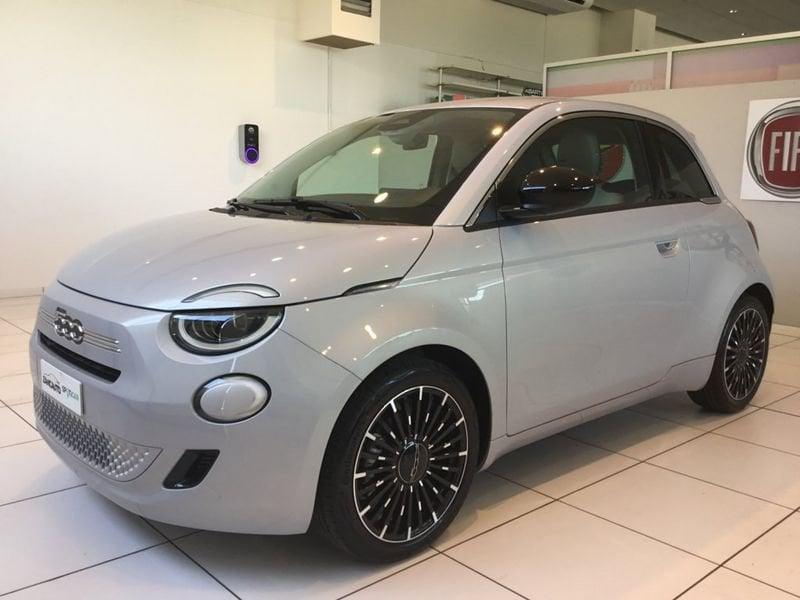 FIAT 500 Hybrid Hybrid Icon PACK STYLE