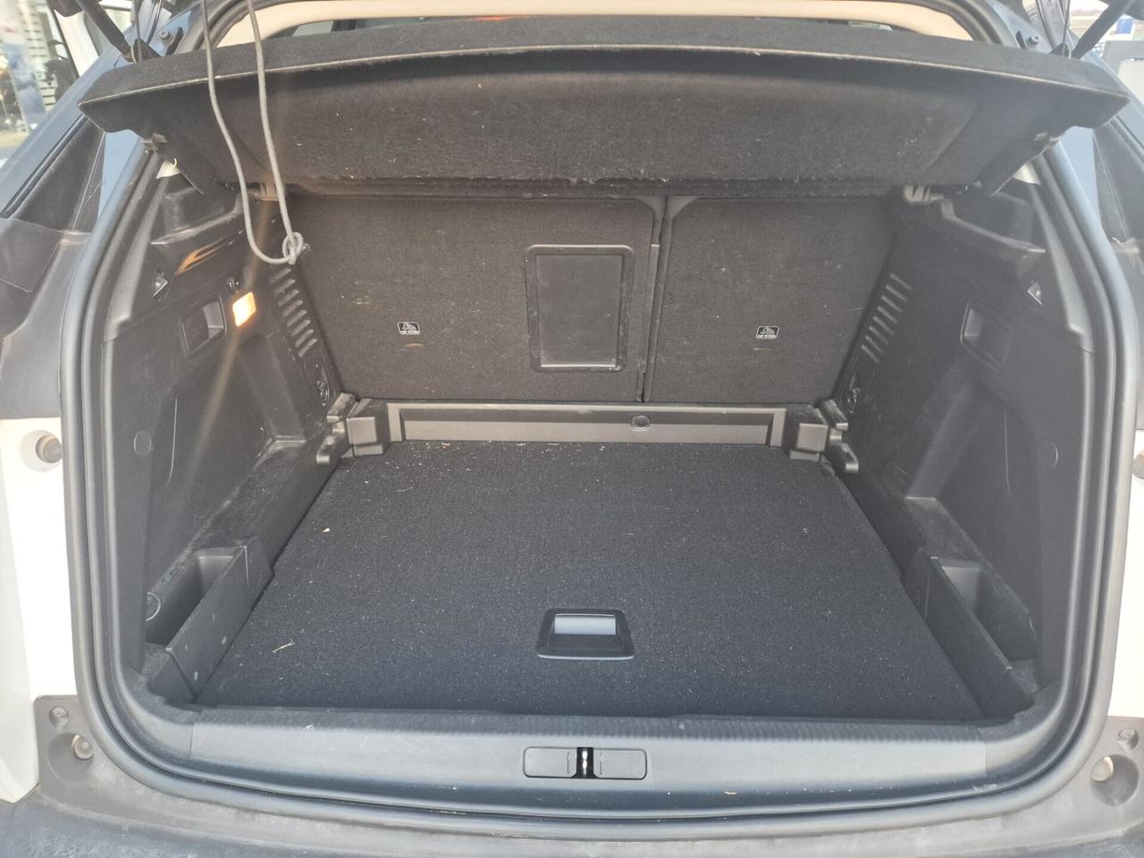 Peugeot 3008 1.5 HDi 130 S&S Allure E6B--UNIPROPR.!!!