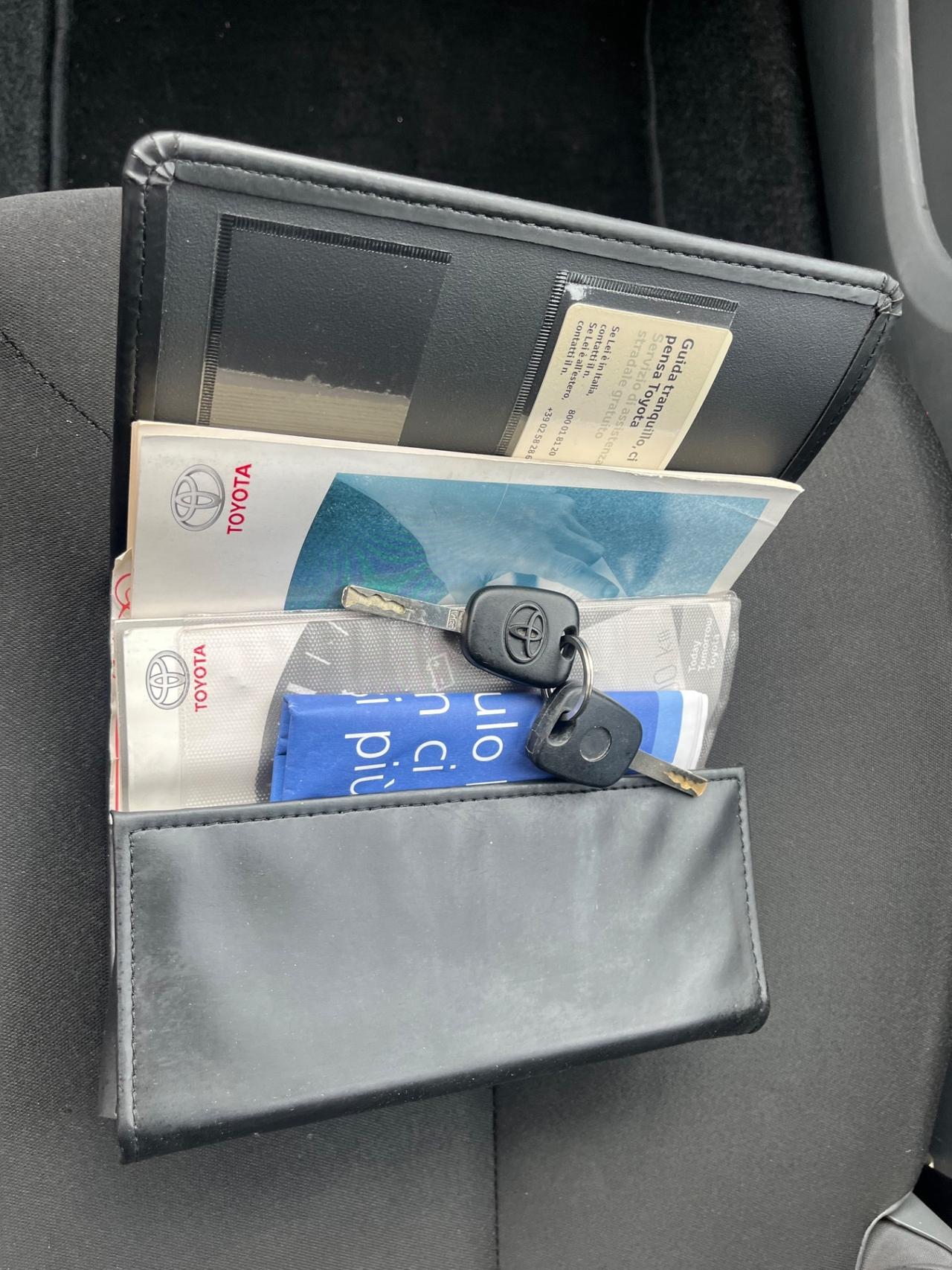 Toyota Aygo 1.0 12V VVT-i 5 porte Sol GPL/68CV/neopatentato