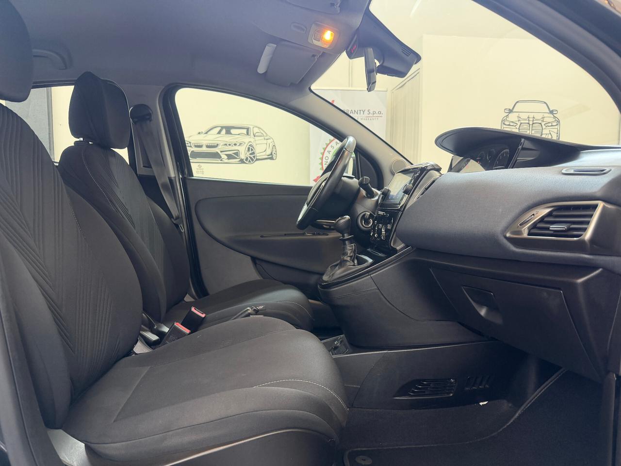 Lancia Ypsilon 1.0 FireFly 5 porte Posti S&S Hybrid Ecochic Gold