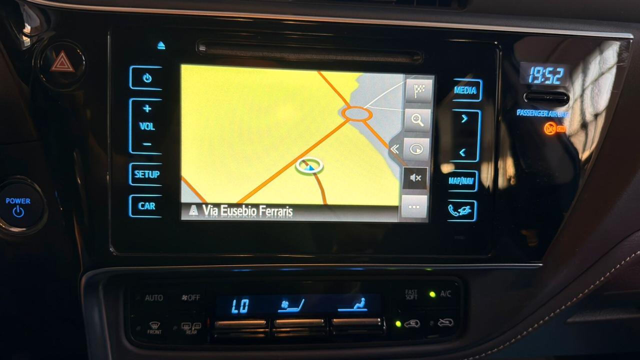 Toyota Auris 1.8 Hybrid Lounge