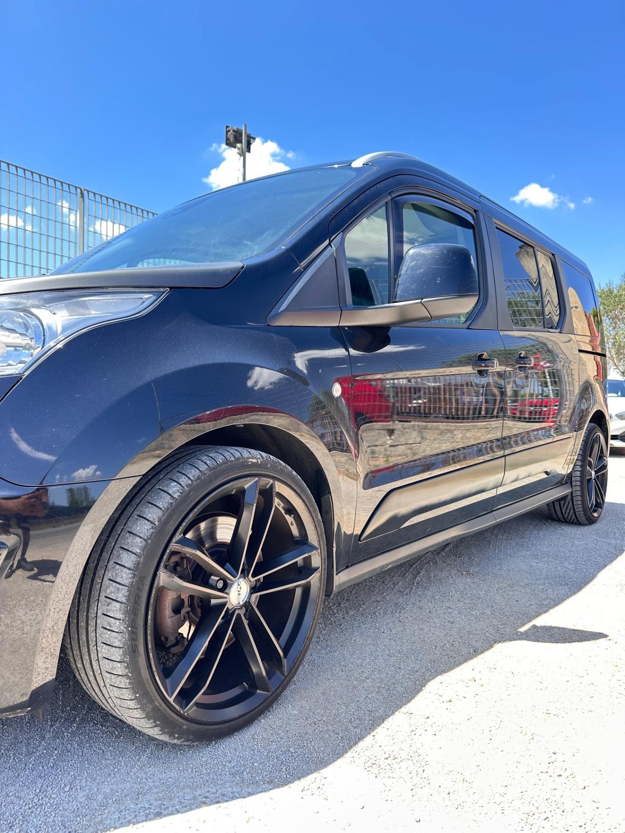 Ford Gran Tourneo Connect Titanium-2017 TETTO/NAVI/19"
