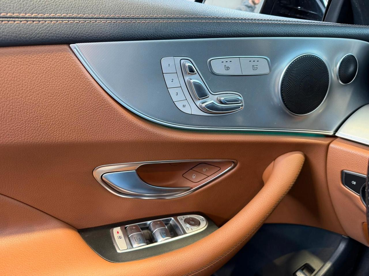 Mercedes-benz E 220 d Auto Cabrio Premium AMG, luci ambient.