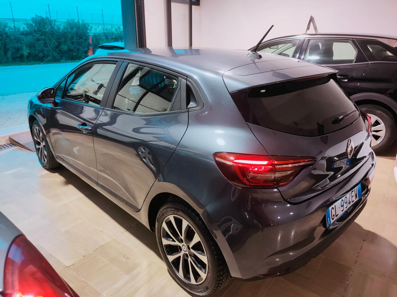 Renault Clio TCe 90 CV 5 .P Techno Euro 6D