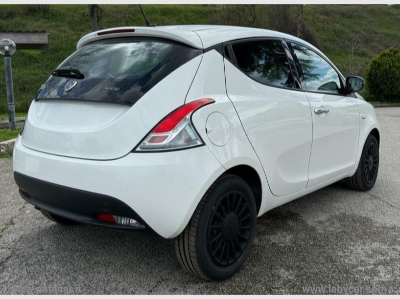 LANCIA Ypsilon 1.0 FireFly 5p.S&S Hybrid Silver