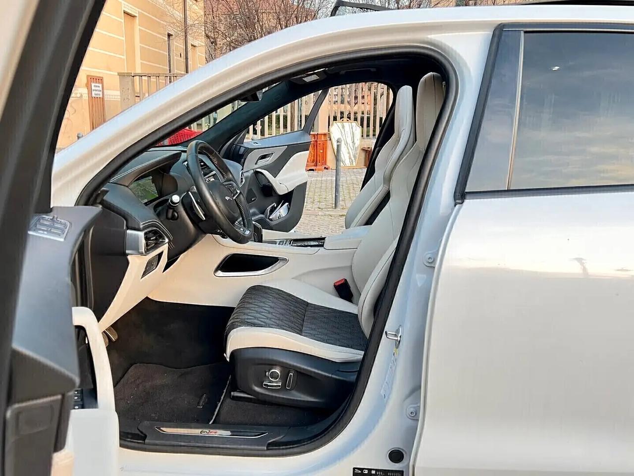 Jaguar F-Pace 5.0 V8 550 CV AWD aut. SVR