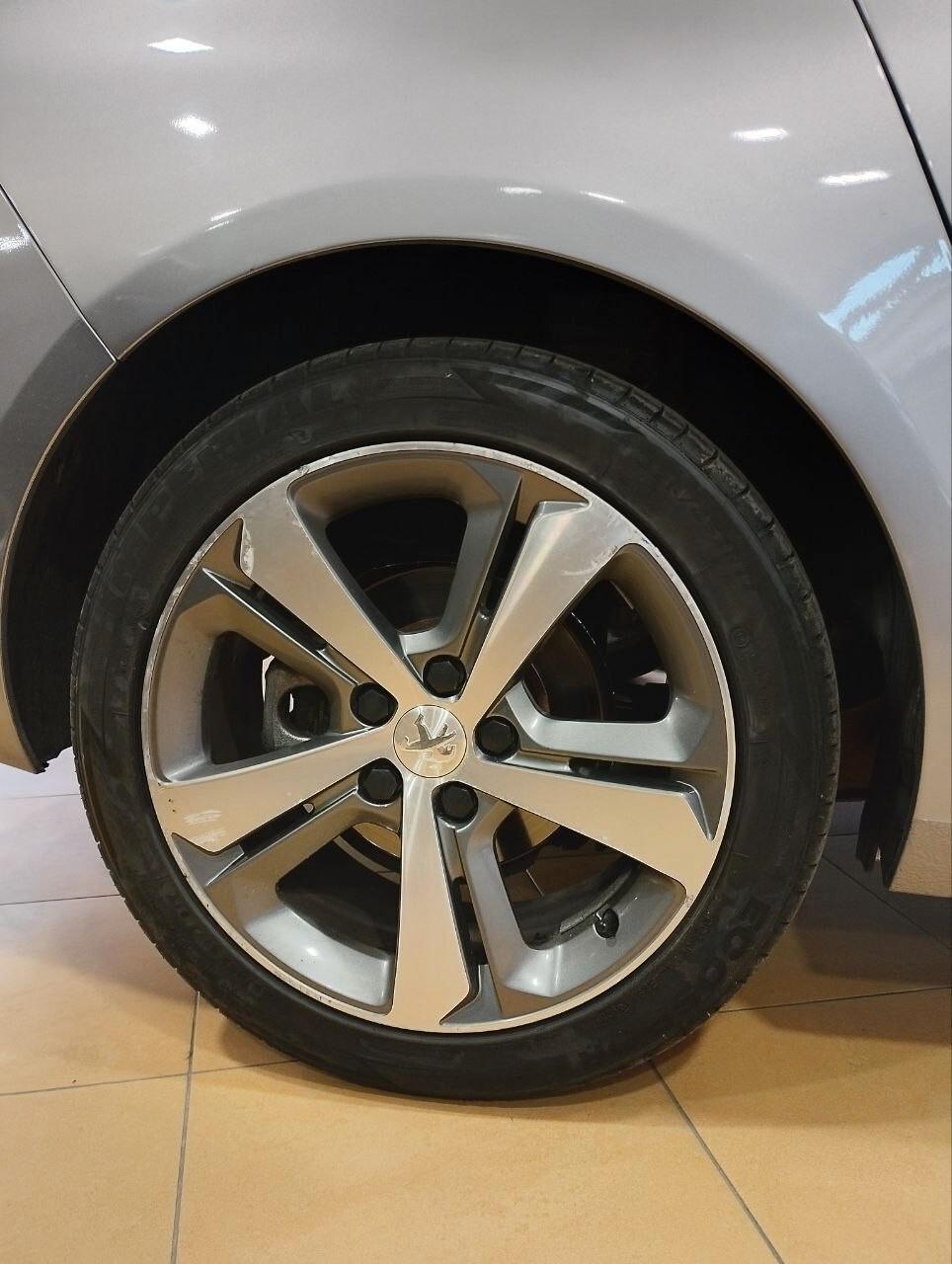 Peugeot 308 BlueHDi 150 S&S SW Allure