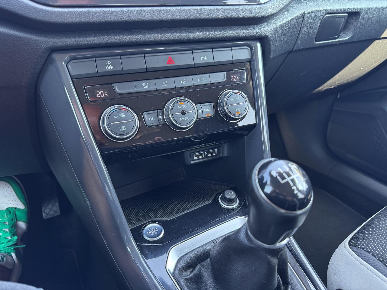 Vw T-ROC 1.6TDI 116cv/VIRTUAL COCKPIT/FULL LED.